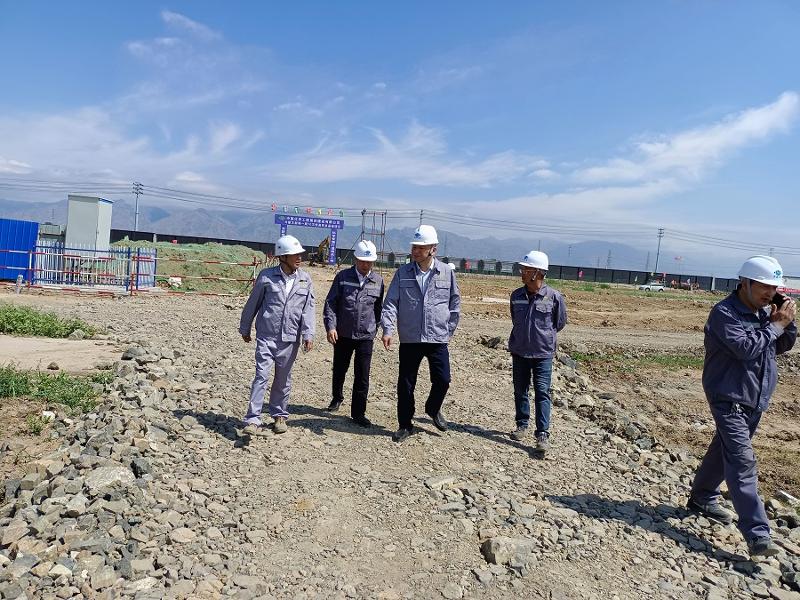 周鴻到西部分公司內(nèi)蒙古新特項目檢查指導工作