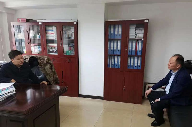 加快推進(jìn)南區(qū)改造項(xiàng)目！周鴻拜訪岳陽(yáng)樓區(qū)區(qū)委書(shū)記曾平原