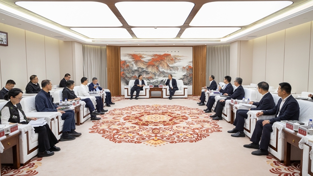 莫鼎革與北京市東城區(qū)委書記孫新軍舉行會談