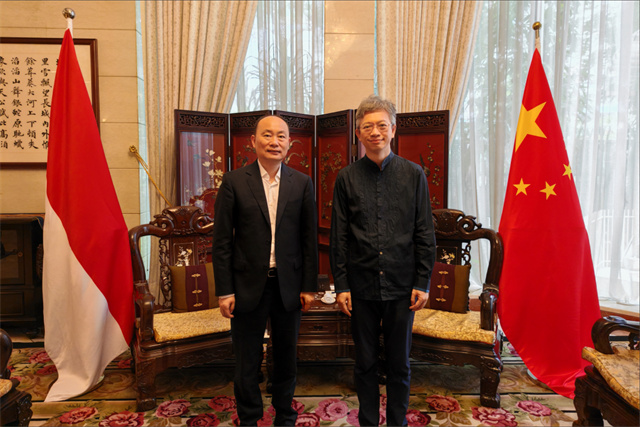莫鼎革與中國駐印度尼西亞大使王魯彤舉行會談